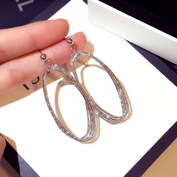 Дълги дамски обеци в златист и сребрист цвят