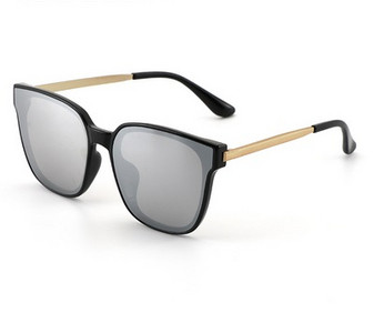 Актуални слънчеви очила за жени в няколко цвята