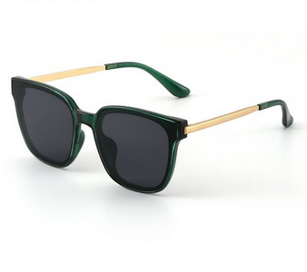 Актуални слънчеви очила за жени в няколко цвята