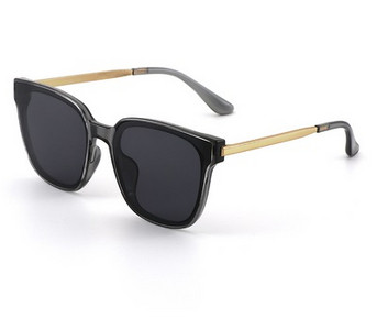 Актуални слънчеви очила за жени в няколко цвята