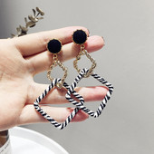 Cercei moderni de dama in doua modele