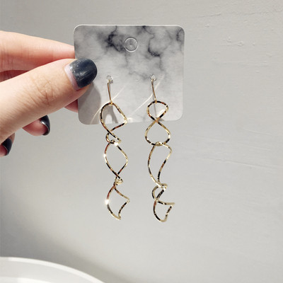 Актуални дамски обеци в два цвята