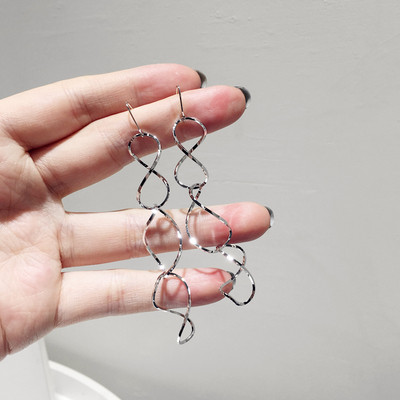 Актуални дамски обеци в два цвята