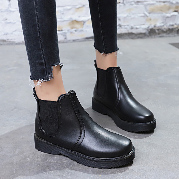 Ежедневни дамски боти от еко кожа в кафяв и черен цвят