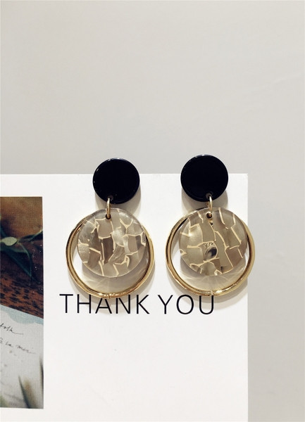 Модерни дамски кръгли обеци