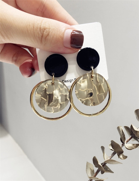 Модерни дамски кръгли обеци