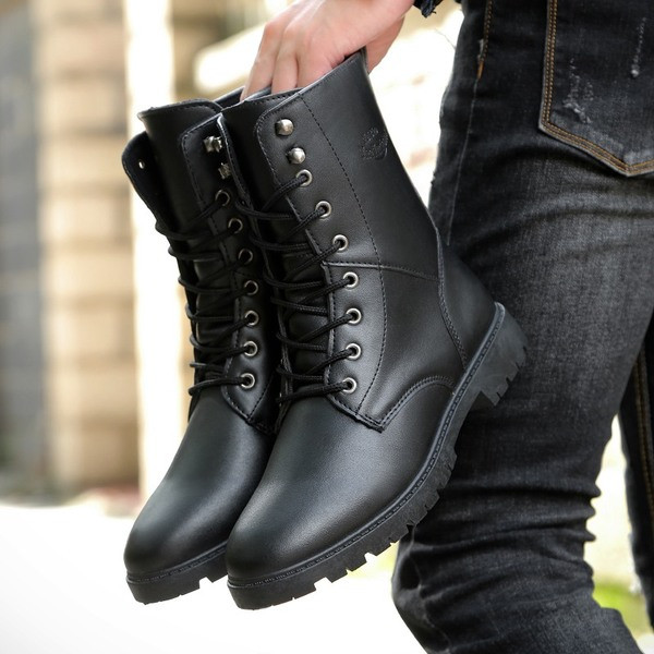 Cizme pentru bărbați în negru și maro