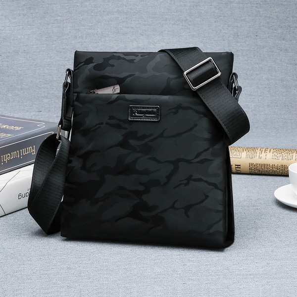 Мъжка чанта в три цвята