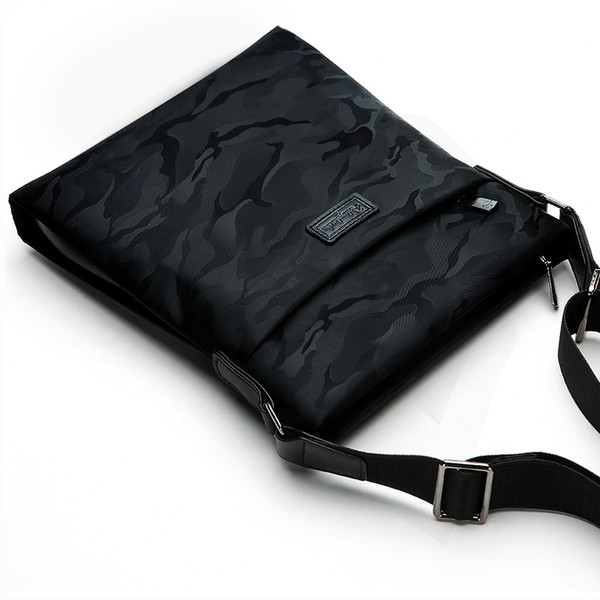 Мъжка чанта в три цвята