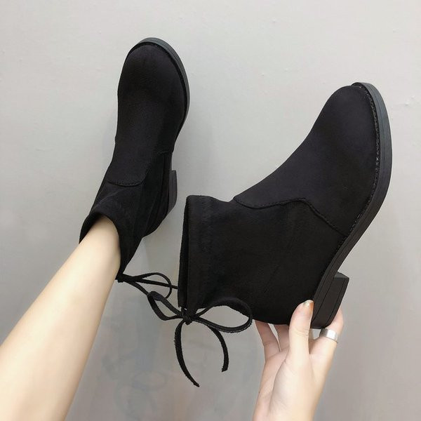 Ghete de dama moderne de culoare neagra din piele intoarsa ecologica