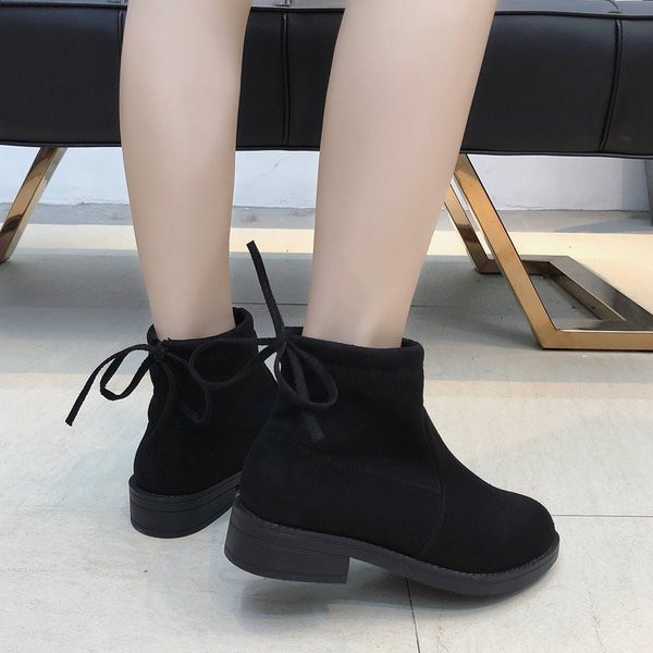 Ghete de dama moderne de culoare neagra din piele intoarsa ecologica