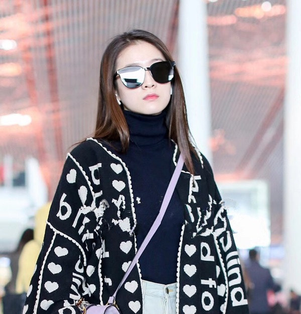 Ochelari de soare moderni pentru femei în cinci culori