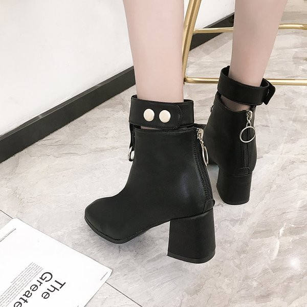 Ghete de dama moderne cu elemente metalice din piele ecologica in doua culori