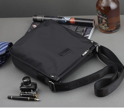 Мъжка класическа чанта в три цвята