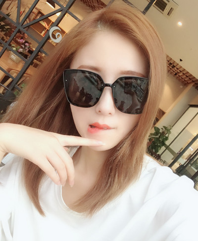 Небрежни дамски слънчеви очила в няколко цвята