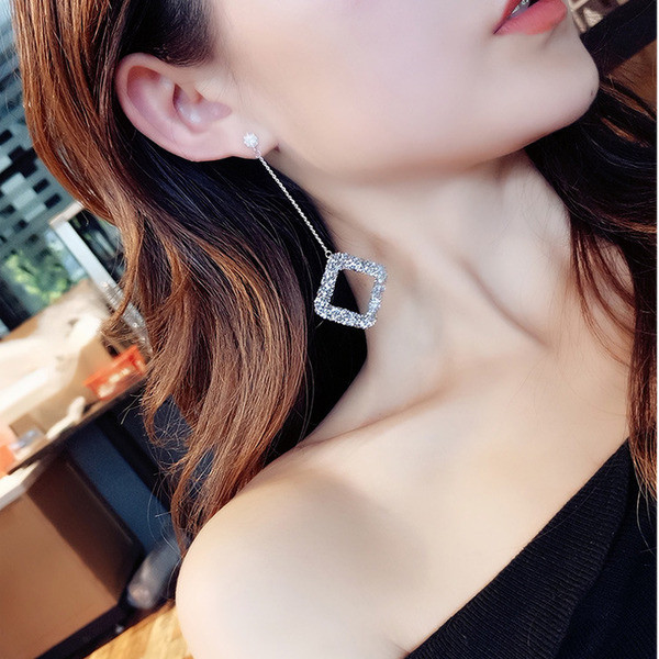 Cercei lungi de dama in doua modele