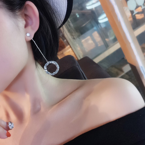 Cercei lungi de dama in doua modele