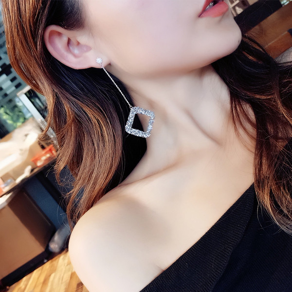 Cercei lungi de dama in doua modele