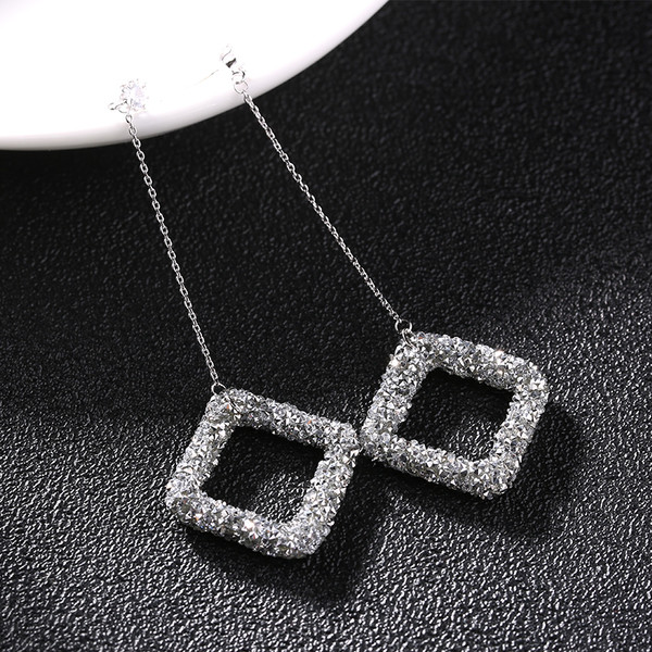 Cercei lungi de dama in doua modele