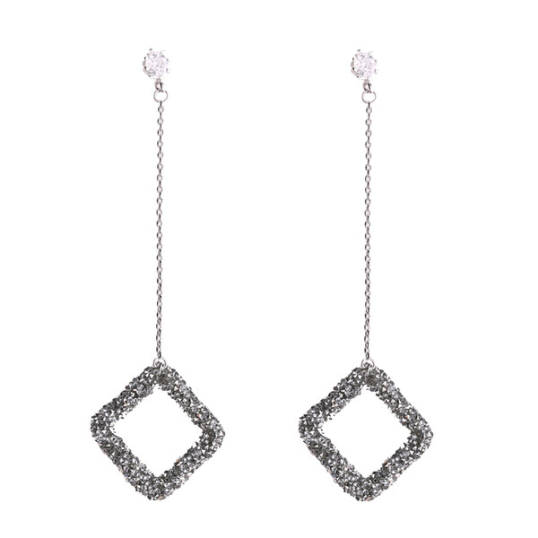 Cercei lungi de dama in doua modele