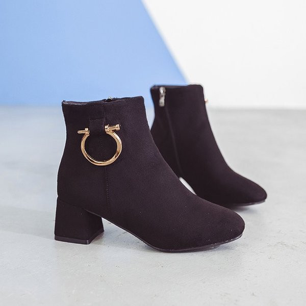 Ghete de dama moderne cu element metalic din piele intoarsa ecologica in doua culori