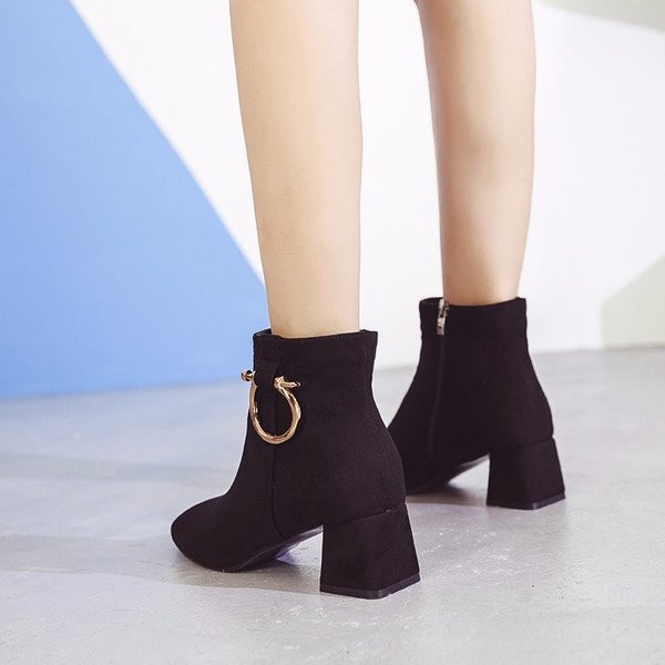 Ghete de dama moderne cu element metalic din piele intoarsa ecologica in doua culori