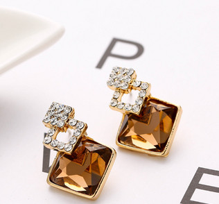 Дамски обеци в три цвята с декоративни камъни - два модела