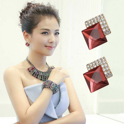 Дамски обеци в три цвята с декоративни камъни - два модела