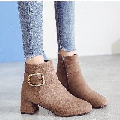 Ghete de dama moderne cu catarama metalica din piele intoarsa ecologica in doua culori