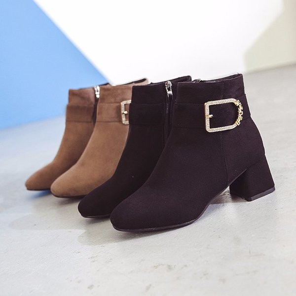 Ghete de dama moderne cu catarama metalica din piele intoarsa ecologica in doua culori