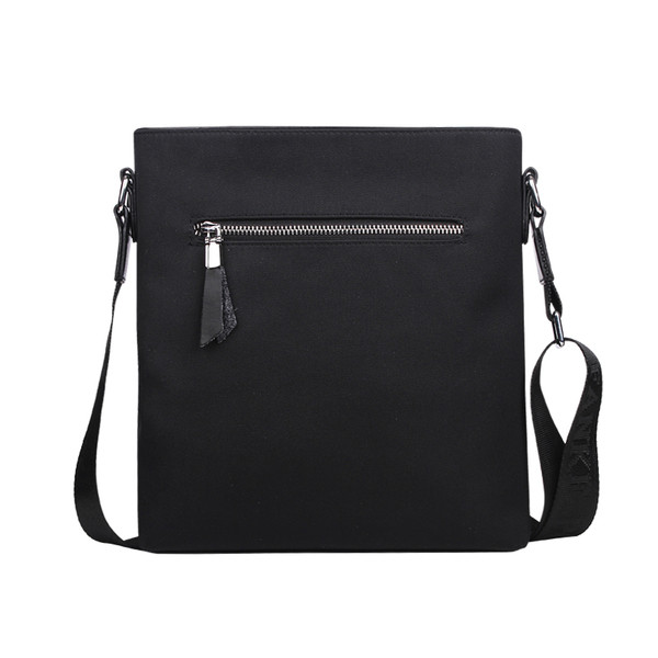 Мъжка стилна чанта в два цвята и в два модела