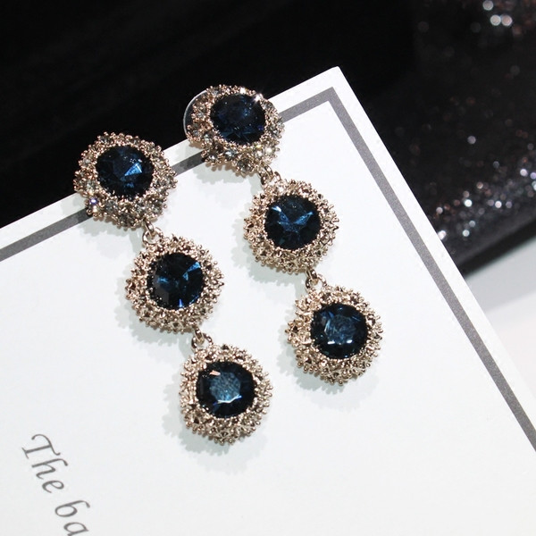 Дамски елегантни обеци с декоративни камъни