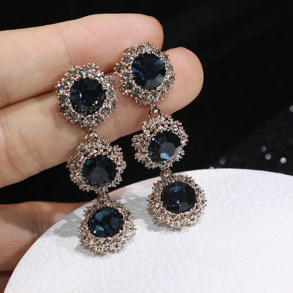 Дамски елегантни обеци с декоративни камъни