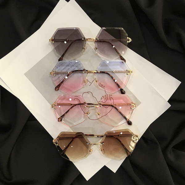 Небрежни прозрачни дамски очила в няколко цвята
