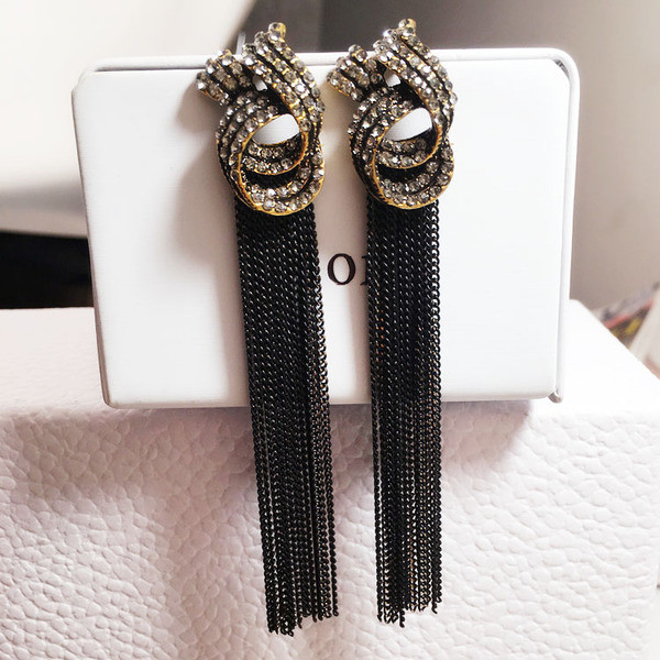 Дамски модерни дълги обеци в два цвята