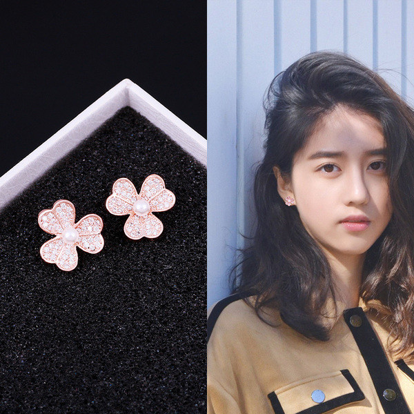 Дамски ежедневни обеци с декоративни камъни в два модела