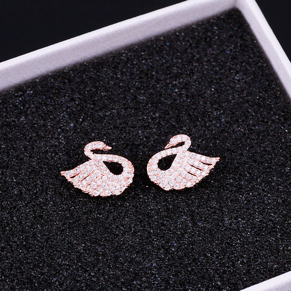 Дамски ежедневни обеци с декоративни камъни в два модела