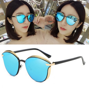 Актуални дамски огледални очила в няколко цвята