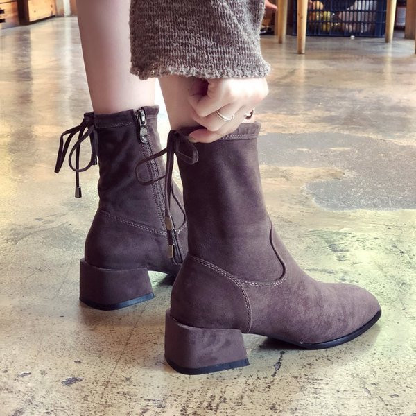 Καθημερινές γυναικείες μπότες  μοντέλο σε οικολογικό σουέτ σε δύο χρώματα