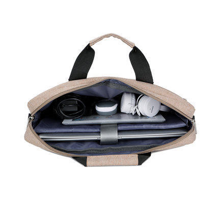 Κομψή φορητή τσάντα σε διάφορα χρώματα στην επένδυση