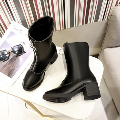 Μοντέρνες γυναικείες μπότες σε οικολογικό δέρμα σε δύο χρώματα