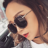 Ochelari moderni de damă în patru culori