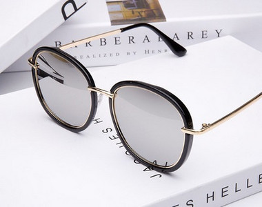 Ochelari moderni de damă în patru culori