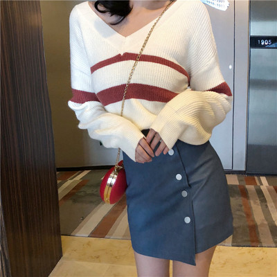 Γυναικεία πουλόβερ με ντεκολτέ σε σχήμα V - δύο χρώματα