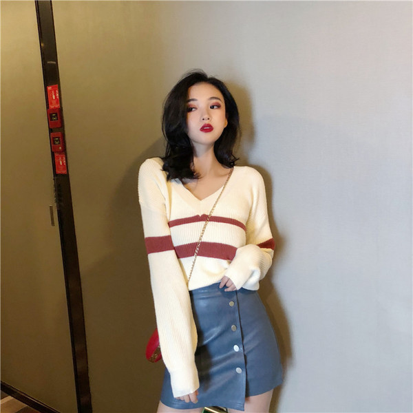 Γυναικεία πουλόβερ με ντεκολτέ σε σχήμα V - δύο χρώματα