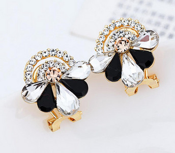 Дамски модерни обеци в няколко модела