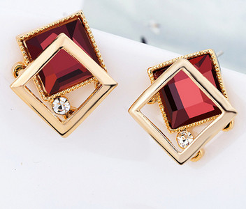 Дамски модерни обеци в няколко модела