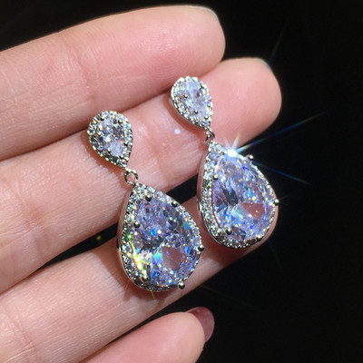 Дамски елегантни обеци в два цвята с декоративни камъни