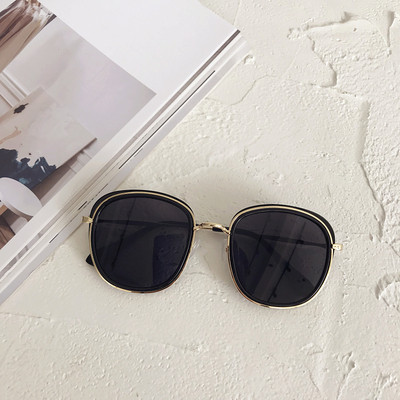 Ochelari de soare moderni de dama in diferite culori