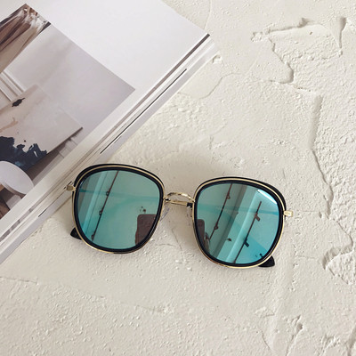 Ochelari de soare moderni de dama in diferite culori